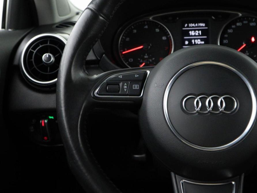 Audi A1 I (8X) Москва  - изображение 11