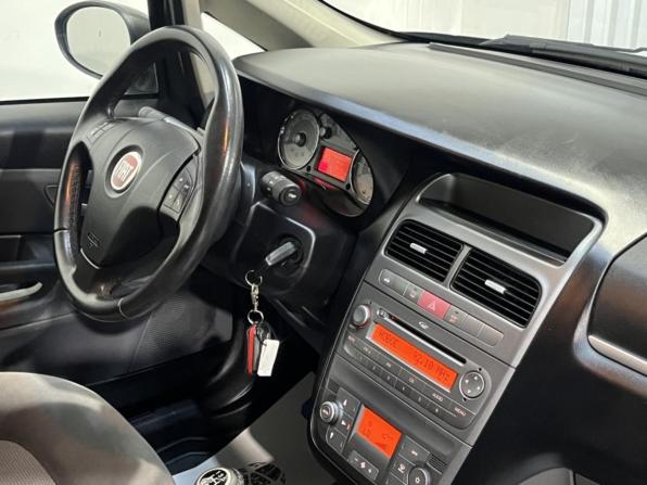 Fiat Linea с пробегом 2011 года, цена 595 000 рублей, 100315 км, седан, Автокод Объявления
