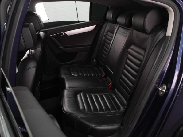 Volkswagen Passat B7 с пробегом 2013 года, цена 1 007 000 рублей, 337415 км, седан, Автокод Объявления