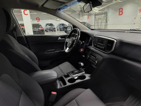 Kia Sportage IV Рестайлинг с пробегом 2018 года, цена 1 975 000 рублей, 107624 км, внедорожник, Автокод Объявления