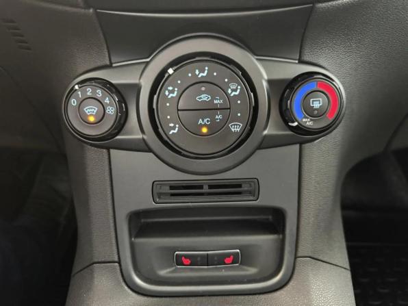 Ford Fiesta Mk6 Рестайлинг с пробегом 2015 года, цена 844 000 рублей, 105027 км, хэтчбек, Автокод Объявления