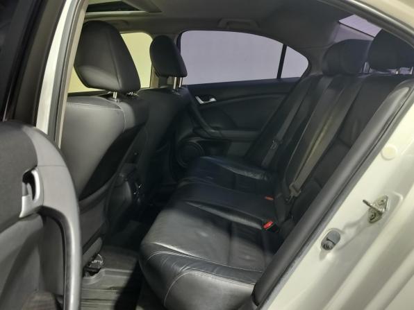 Honda Accord VIII Рестайлинг с пробегом 2012 года, цена 990 000 рублей, 300472 км, седан, Автокод Объявления