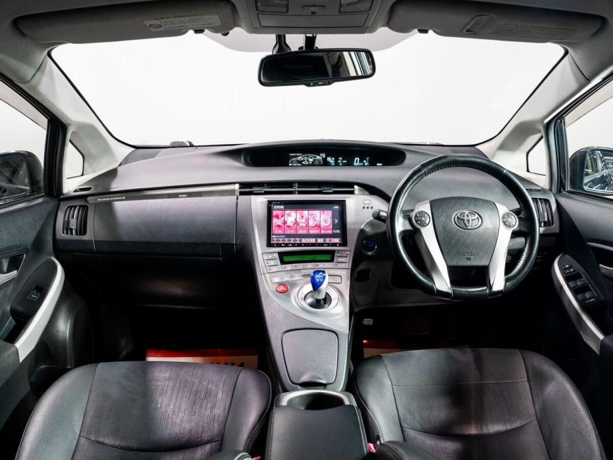 Toyota Prius III Рестайлинг (XW30) Чита  - изображение 7
