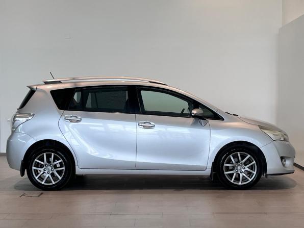 Toyota Verso I Рестайлинг с пробегом 2013 года, цена 1 400 000 рублей, 125101 км, компактвэн, Автокод Объявления