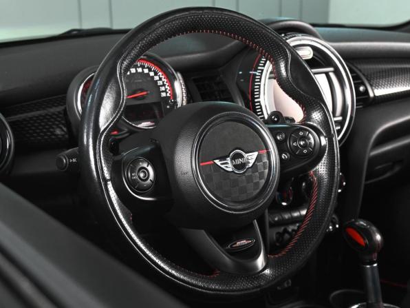 Mini Hatch III (F55/F56) с пробегом 2016 года, цена 2 229 000 рублей, 191512 км, хэтчбек, Автокод Объявления