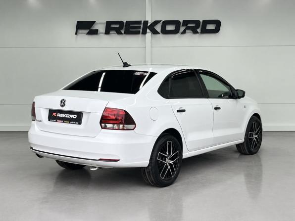 Volkswagen Polo V Рестайлинг с пробегом 2018 года, цена 1 139 000 рублей, 53791 км, седан, Автокод Объявления