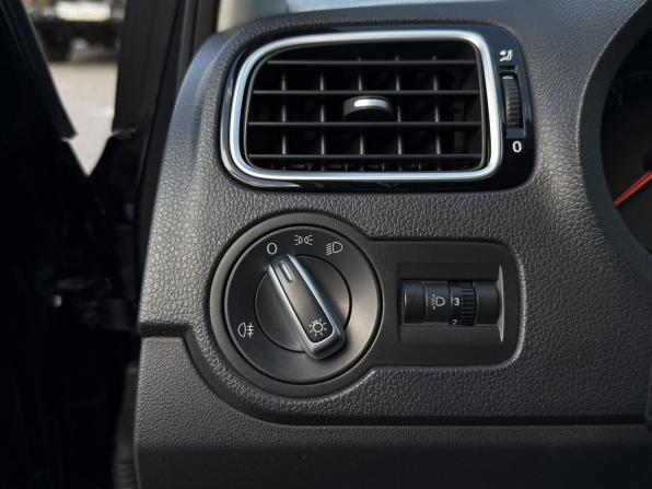 Volkswagen Polo V Рестайлинг с пробегом 2020 года, цена 1 380 000 рублей, 71000 км, седан, Автокод Объявления