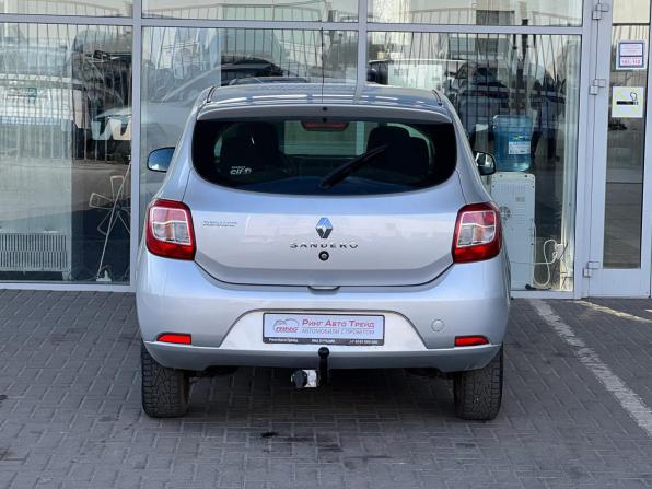 Renault Sandero II с пробегом 2018 года, цена 949 000 рублей, 102033 км, хэтчбек, Автокод Объявления