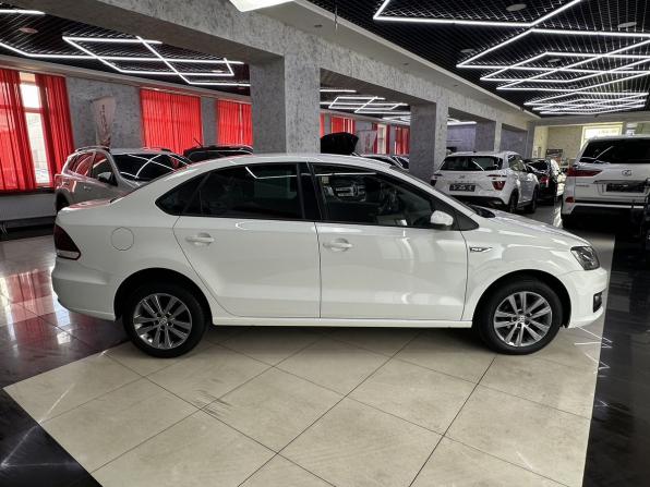 Volkswagen Polo V Рестайлинг с пробегом 2019 года, цена 1 095 000 рублей, 124461 км, седан, Автокод Объявления