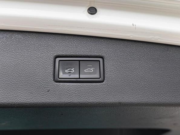 Volkswagen Tiguan II с пробегом 2019 года, цена 2 730 000 рублей, 136955 км, внедорожник, Автокод Объявления