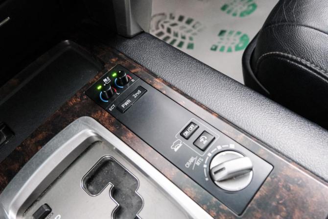 Toyota Land Cruiser 200 Series Рестайлинг 1 с пробегом 2013 года, цена 3 499 000 рублей, 317039 км, внедорожник, Автокод Объявления