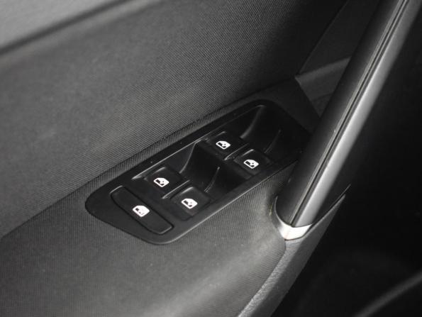 Volkswagen Golf VII Рестайлинг с пробегом 2019 года, цена 1 463 900 рублей, 191244 км, универсал, Автокод Объявления