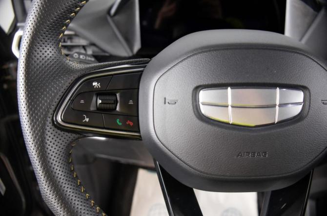 Geely Coolray I Рестайлинг с пробегом 2025 года, цена 2 499 000 рублей, 4650 км, внедорожник, Автокод Объявления