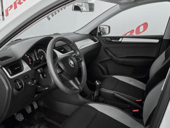 Skoda Rapid I с пробегом 2017 года, цена 1 120 000 рублей, 99064 км, лифтбек, Автокод Объявления