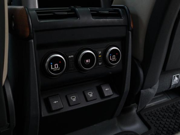 Land Rover Defender II с пробегом 2020 года, цена 4 990 000 рублей, 83111 км, внедорожник, Автокод Объявления