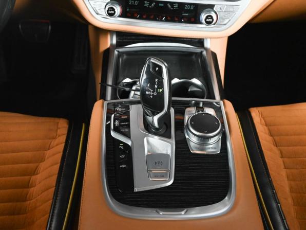 BMW 7 серии VI (G11/G12) Рестайлинг с пробегом 2022 года, цена 6 100 000 рублей, 123714 км, седан, Автокод Объявления