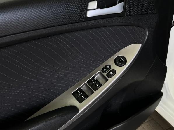 Hyundai Solaris I Рестайлинг с пробегом 2015 года, цена 1 149 000 рублей, 118344 км, седан, Автокод Объявления