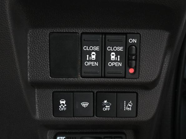 Honda Freed II Рестайлинг с пробегом 2020 года, цена 1 929 000 рублей, 73832 км, компактвэн, Автокод Объявления