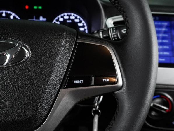 Hyundai Solaris II с пробегом 2019 года, цена 1 059 000 рублей, 142221 км, седан, Автокод Объявления
