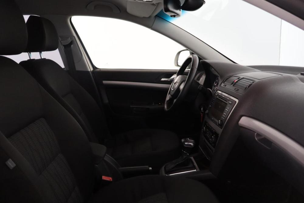 Skoda Octavia II (A5) Рестайлинг Санкт-Петербург  - изображение 11