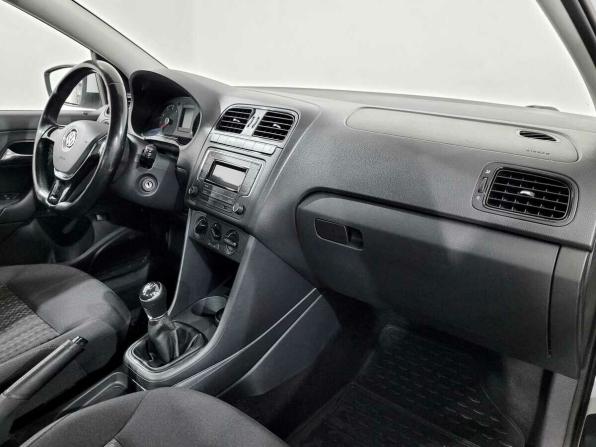 Volkswagen Polo V Рестайлинг с пробегом 2017 года, цена 930 000 рублей, 88652 км, седан, Автокод Объявления