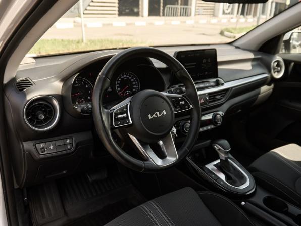 Kia Cerato IV Рестайлинг с пробегом 2021 года, цена 2 210 000 рублей, 46121 км, седан, Автокод Объявления