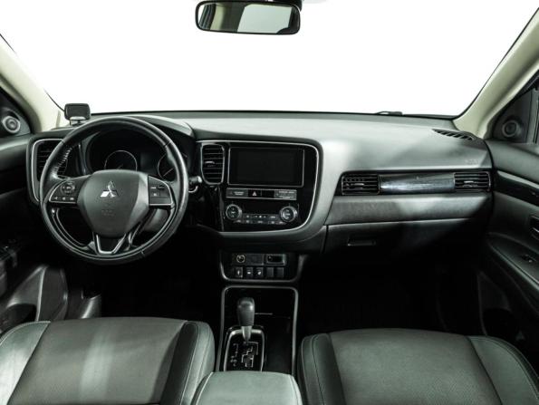 Mitsubishi Outlander III Рестайлинг 3 с пробегом 2019 года, цена 2 199 700 рублей, 80038 км, внедорожник, Автокод Объявления