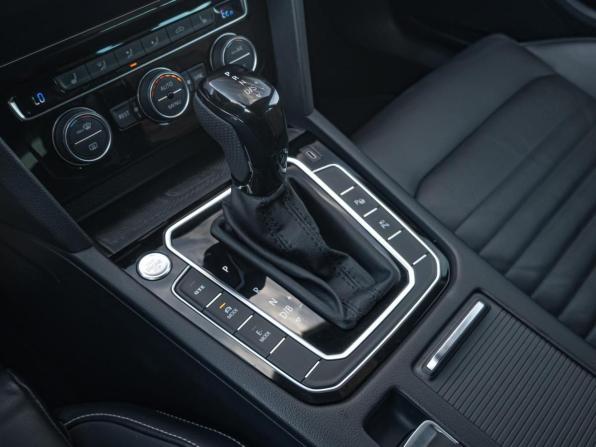 Volkswagen Passat B8 Рестайлинг с пробегом 2020 года, цена 3 255 000 рублей, 119651 км, универсал, Автокод Объявления