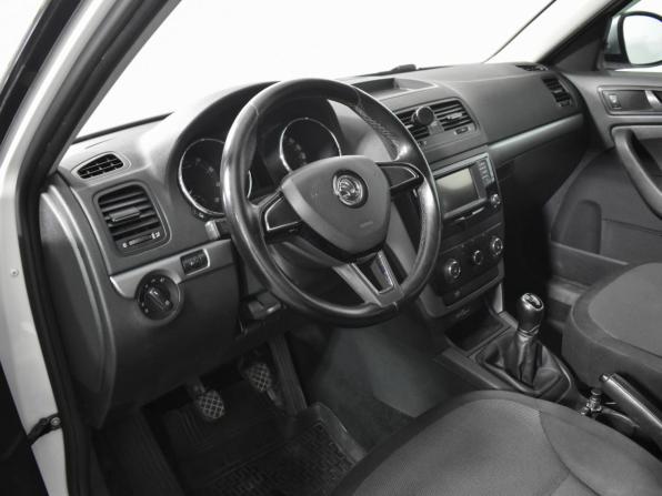 Skoda Yeti I Рестайлинг с пробегом 2017 года, цена 1 125 000 рублей, 180090 км, внедорожник, Автокод Объявления