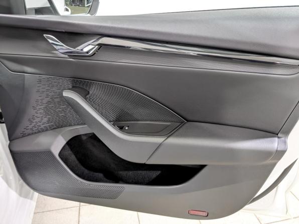 Skoda Octavia IV (A8) с пробегом 2020 года, цена 2 095 000 рублей, 102374 км, лифтбек, Автокод Объявления