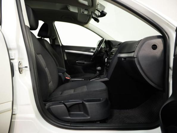 Skoda Octavia II (A5) Рестайлинг с пробегом 2012 года, цена 649 000 рублей, 134929 км, лифтбек, Автокод Объявления