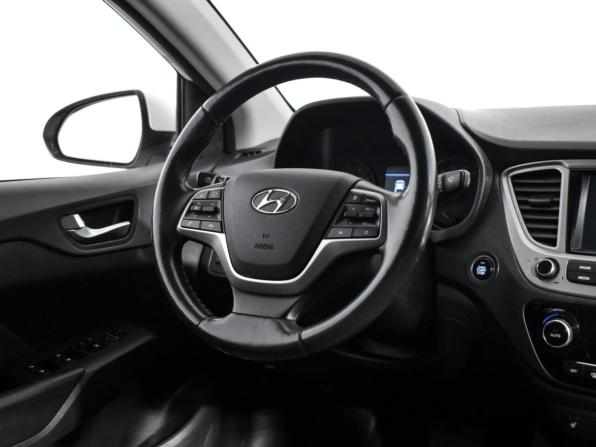 Hyundai Solaris II с пробегом 2019 года, цена 1 398 960 рублей, 88390 км, седан, Автокод Объявления