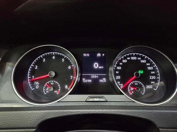 Volkswagen Golf VII Рестайлинг с пробегом 2018 года, цена 1 749 000 рублей, 122131 км, хэтчбек, Автокод Объявления