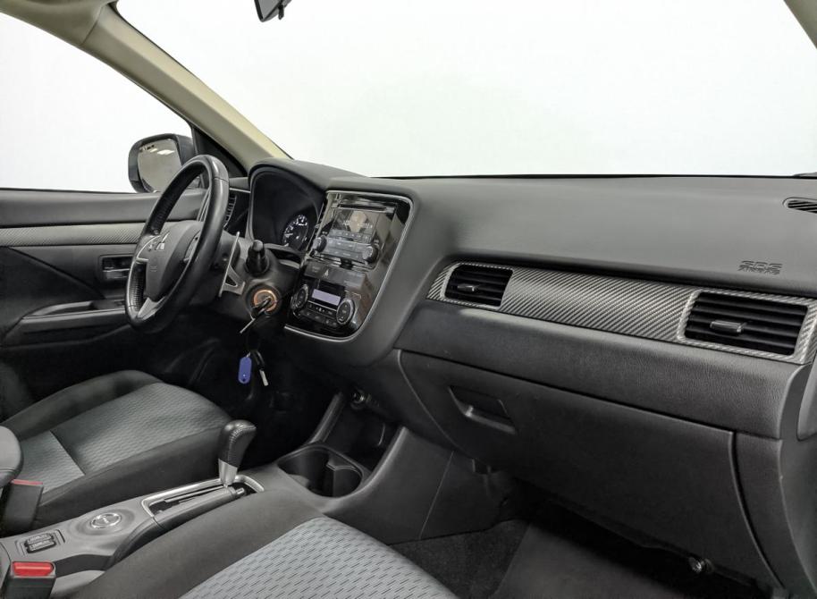 Mitsubishi Outlander III Рестайлинг Санкт-Петербург  - изображение 13
