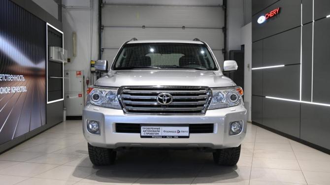 Toyota Land Cruiser 200 Series Рестайлинг 1 с пробегом 2015 года, цена 6 800 000 рублей, 48600 км, внедорожник, Автокод Объявления