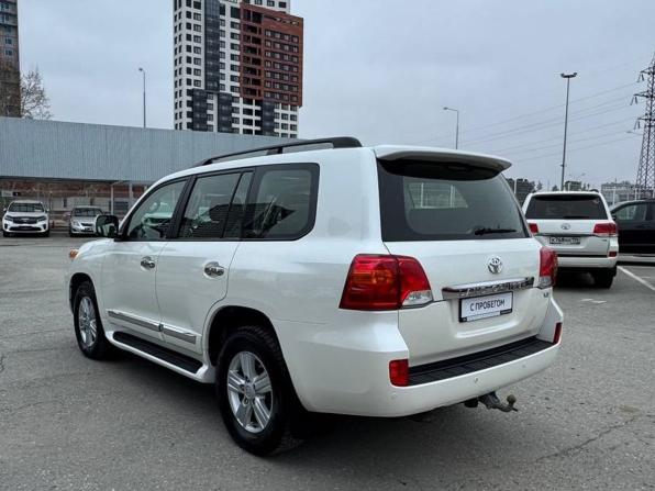 Toyota Land Cruiser 200 Series Рестайлинг 1 с пробегом 2013 года, цена 3 950 000 рублей, 204391 км, внедорожник, Автокод Объявления