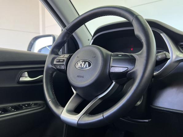 Kia Rio IV Рестайлинг с пробегом 2020 года, цена 1 669 000 рублей, 47233 км, седан, Автокод Объявления