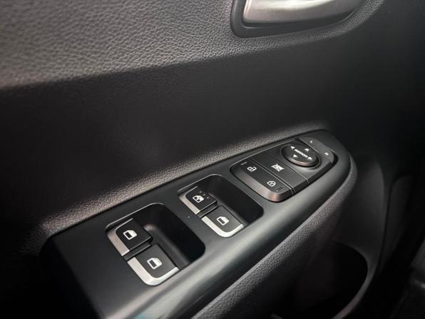 Kia Rio IV с пробегом 2019 года, цена 1 699 000 рублей, 56000 км, хэтчбек, Автокод Объявления