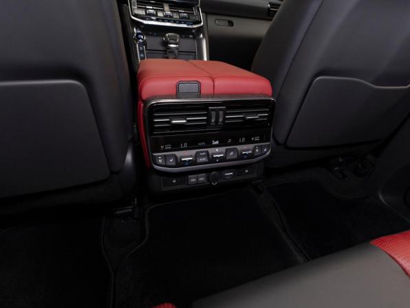 Toyota Land Cruiser 300 Series с пробегом 2024 года, цена 14 000 000 рублей, 24 км, внедорожник, Автокод Объявления