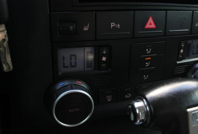 Volkswagen Touareg I Рестайлинг с пробегом 2008 года, цена 1 040 000 рублей, 258356 км, внедорожник, Автокод Объявления