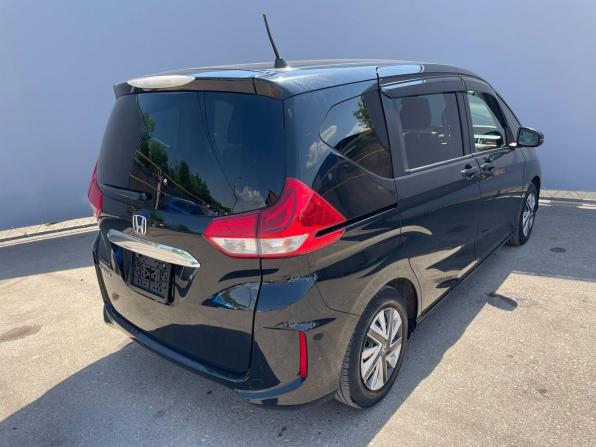 Honda Freed II с пробегом 2017 года, цена 1 550 000 рублей, 123223 км, компактвэн, Автокод Объявления