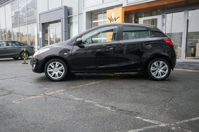 Mazda 2 II Рестайлинг (DE2) с пробегом 2011 года, цена 935 000 рублей, 56000 км, хэтчбек, Автокод Объявления