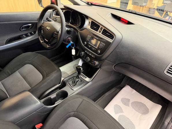 Kia Ceed II с пробегом 2013 года, цена 949 000 рублей, 255000 км, универсал, Автокод Объявления