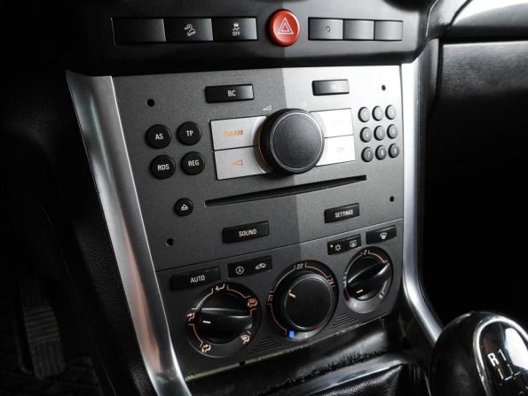 Opel Antara I Рестайлинг с пробегом 2012 года, цена 999 000 рублей, 201172 км, внедорожник, Автокод Объявления