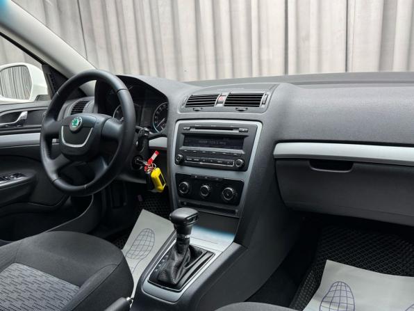 Skoda Octavia II (A5) Рестайлинг с пробегом 2012 года, цена 819 000 рублей, 209245 км, лифтбек, Автокод Объявления