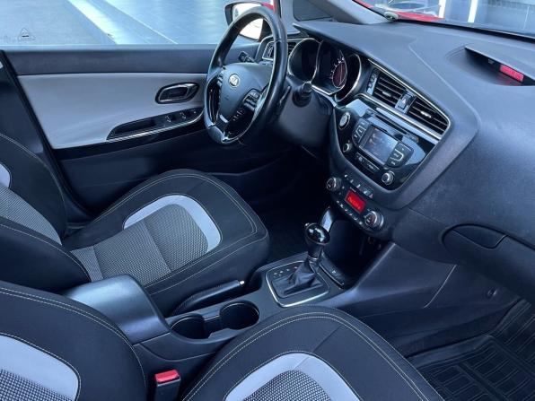Kia Ceed II Рестайлинг с пробегом 2015 года, цена 1 050 000 рублей, 230000 км, хэтчбек, Автокод Объявления