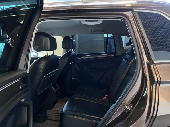 Volkswagen Tiguan II с пробегом 2018 года, цена 2 330 000 рублей, 151150 км, внедорожник, Автокод Объявления