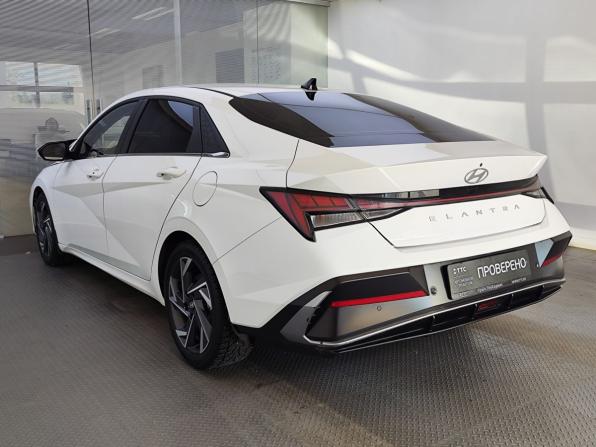 Hyundai Elantra VII (CN7) Рестайлинг с пробегом 2023 года, цена 2 205 000 рублей, 41076 км, седан, Автокод Объявления