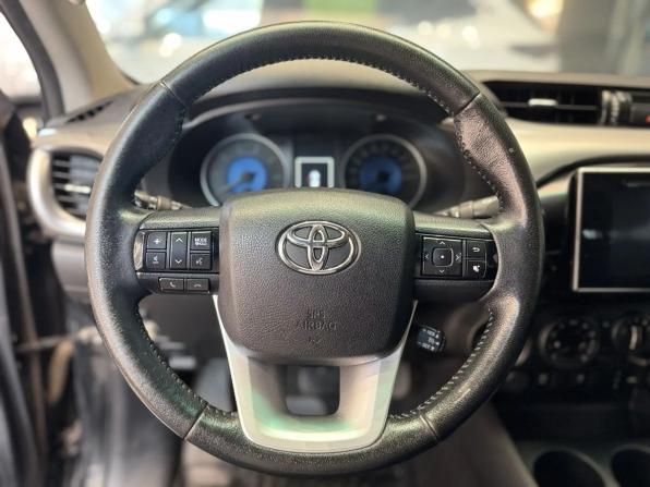 Toyota Hilux VIII с пробегом 2017 года, цена 2 549 000 рублей, 331778 км, offers.body_type.unknown, Автокод Объявления