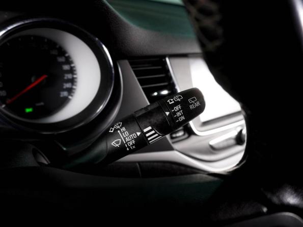 Opel Astra K с пробегом 2019 года, цена 1 099 000 рублей, 196714 км, универсал, Автокод Объявления